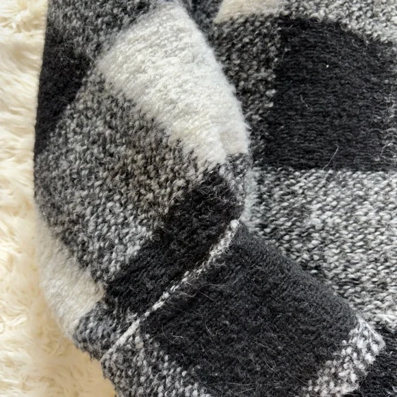 H&M Plaid Black and White Jacket - Picture 11 of 15